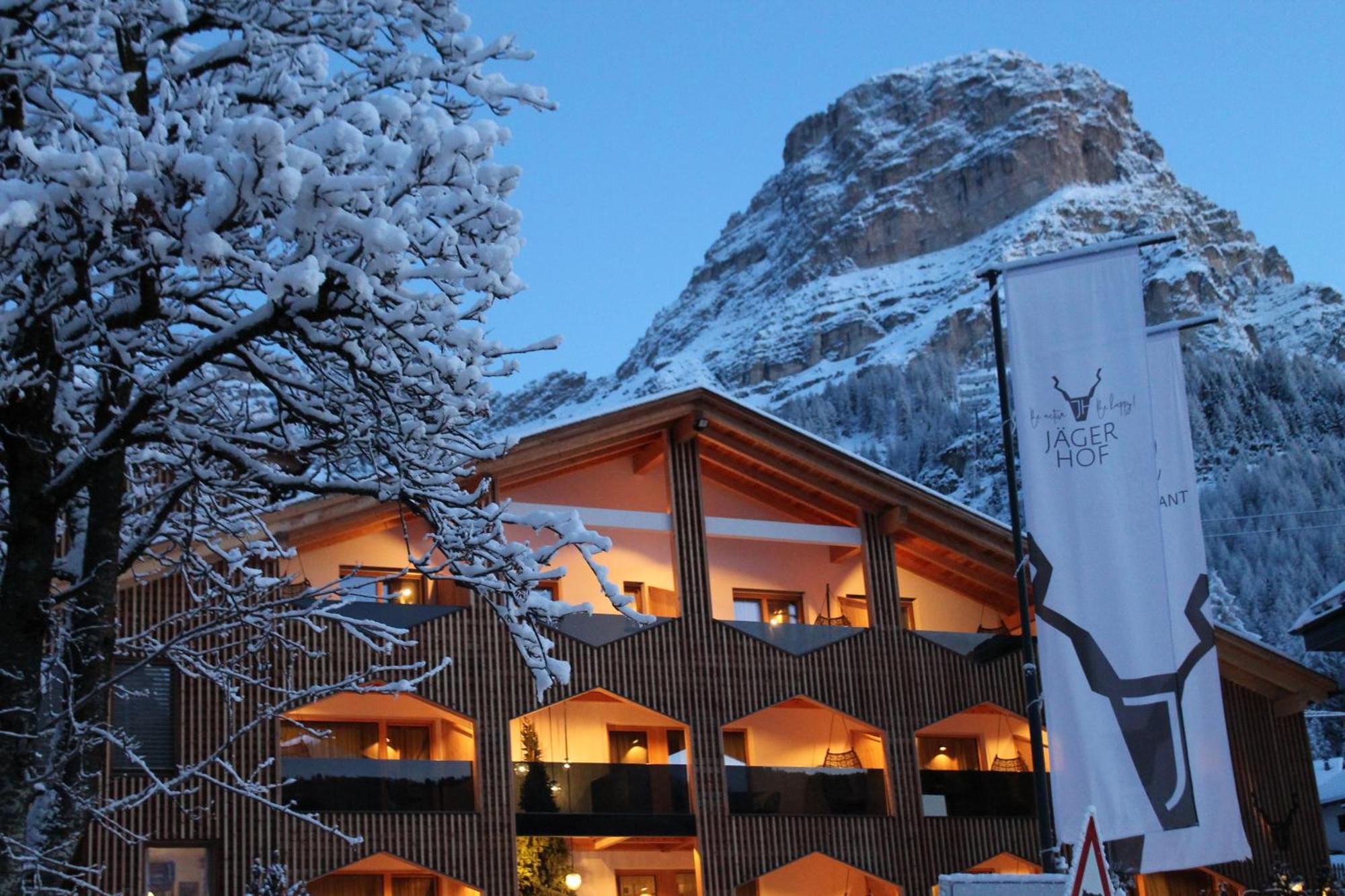Hotel Jaegerhof Колфоско Екстериор снимка