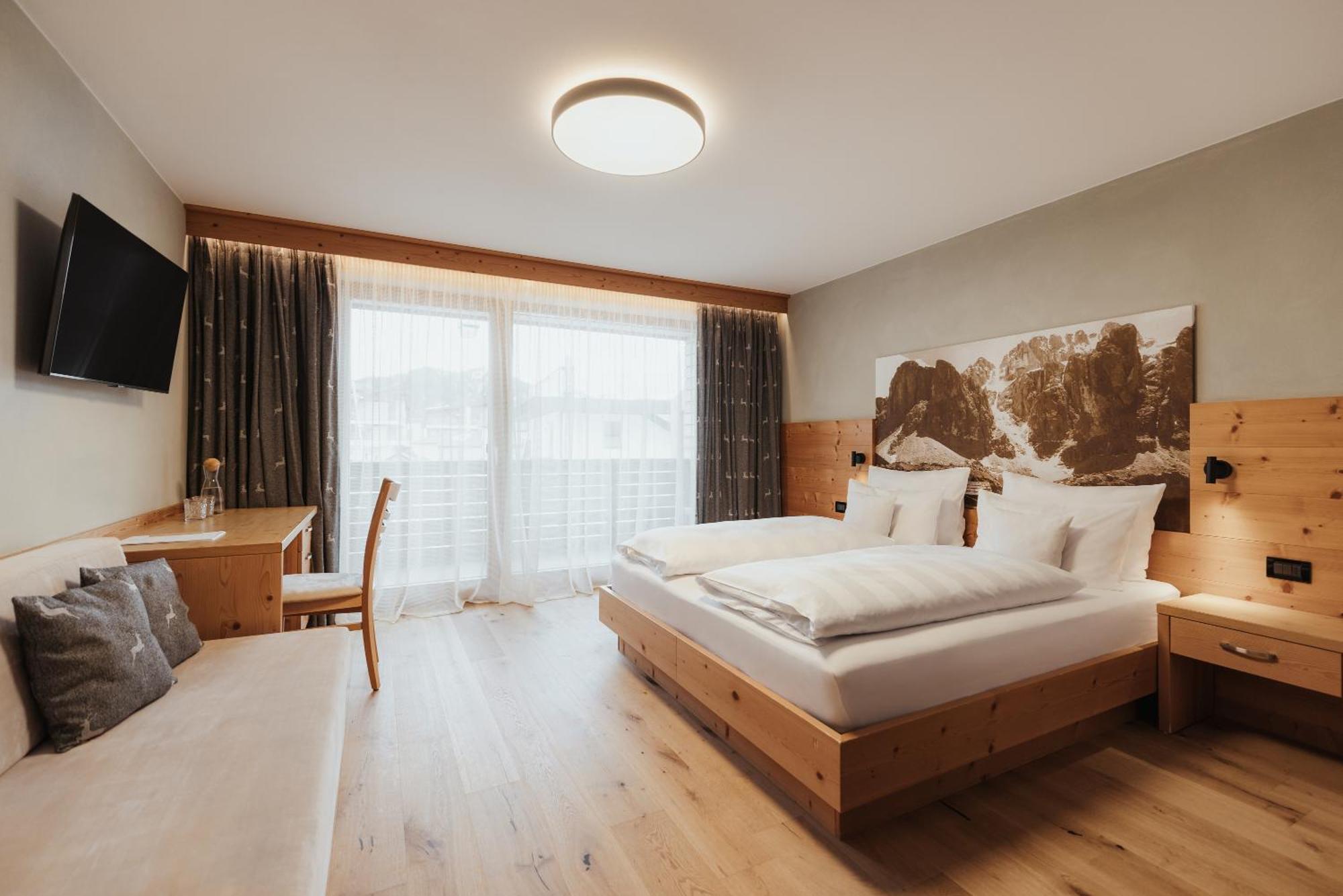 Hotel Jaegerhof Колфоско Екстериор снимка