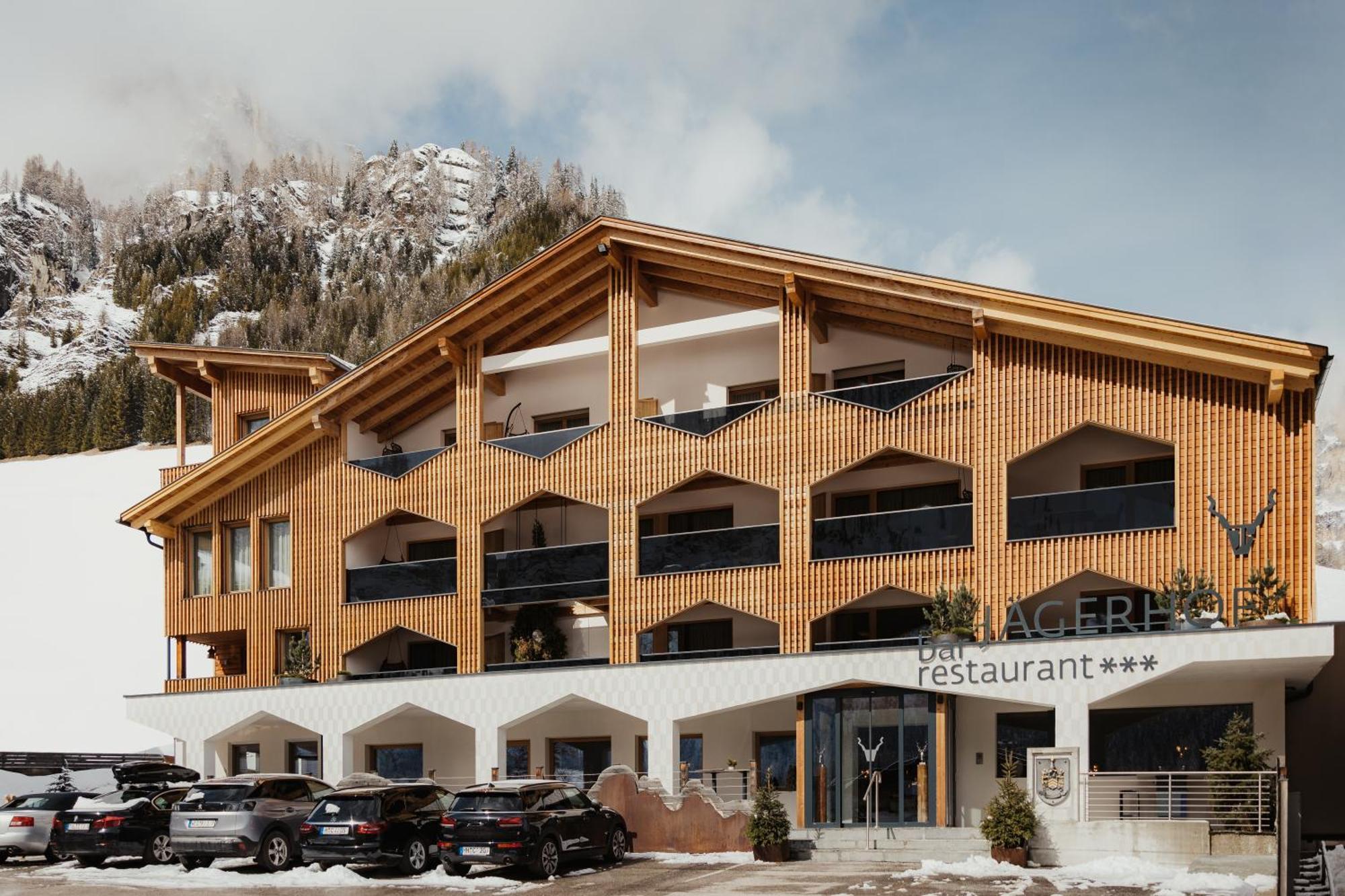 Hotel Jaegerhof Колфоско Екстериор снимка